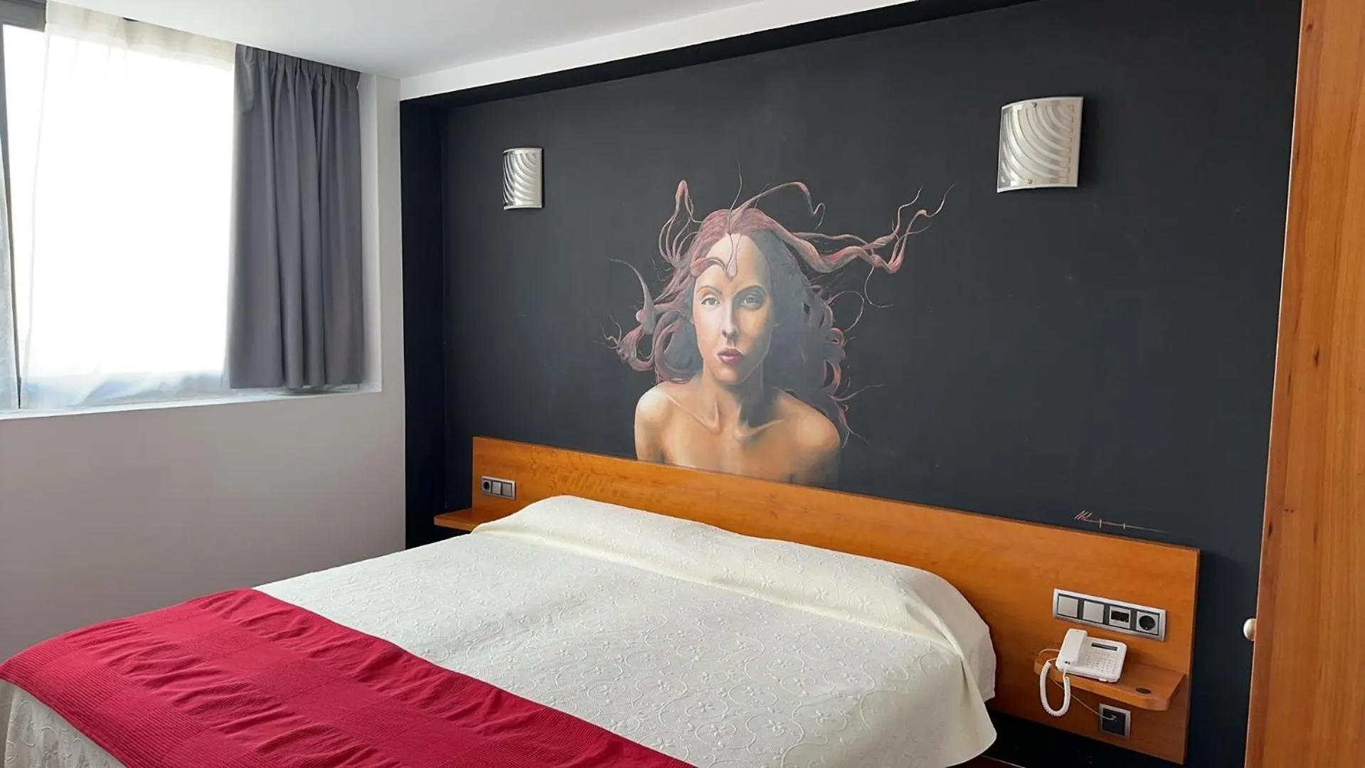 ***  Hotel Plaza Inn Figueres  Spain